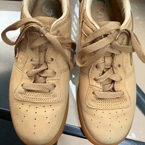 Leather running shoes FILA for your kid in excellent condition